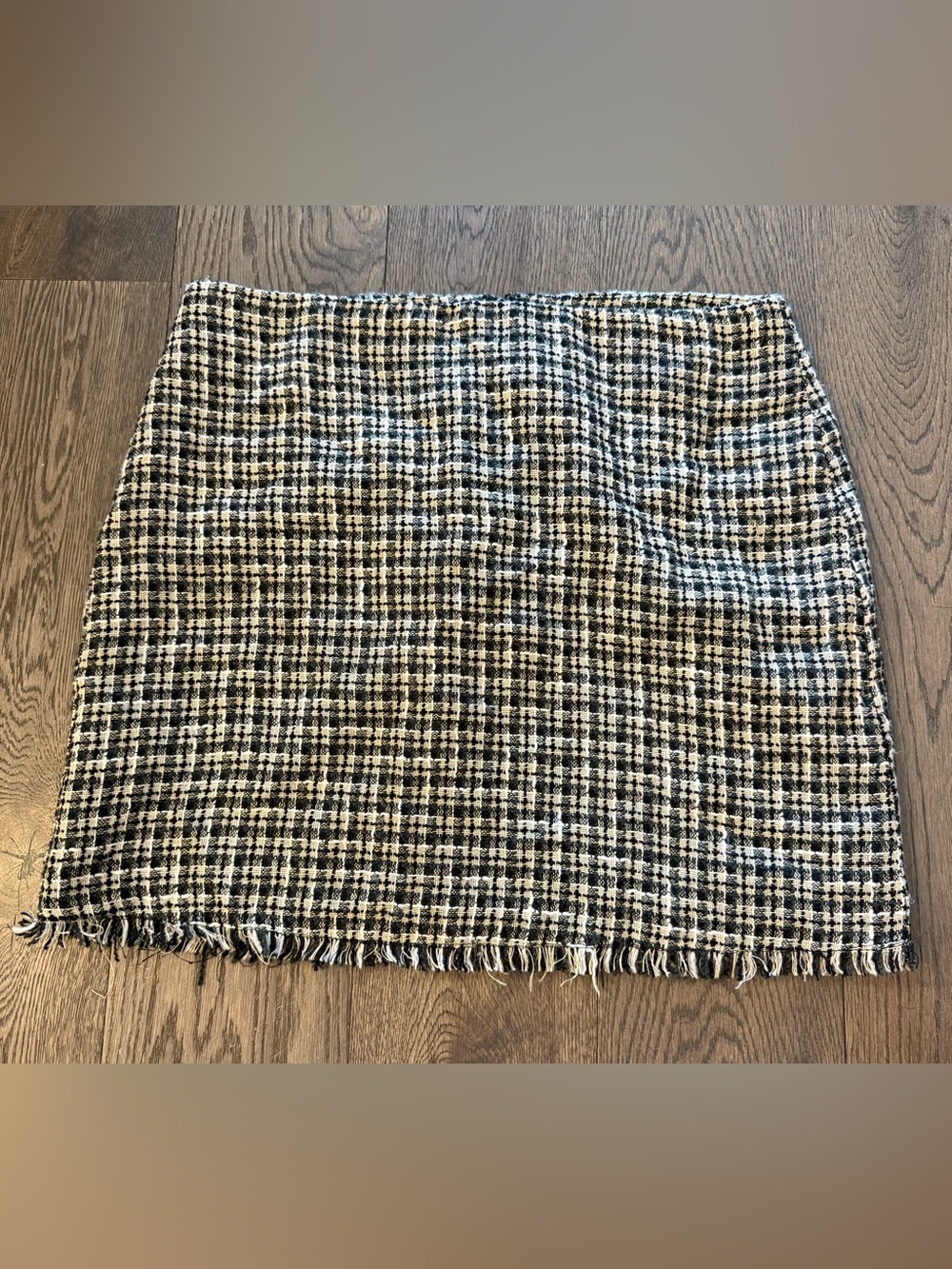 BCBGMAXAZRIA Fringed Tweed Skirt. NWOT